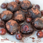 Trufe raw cu visine si ciocolata / Raw chocolate cherry truffles